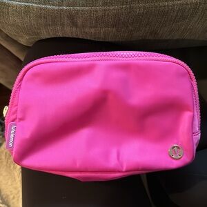 Lululemon Everywhere Belt Bag Sonic Pink